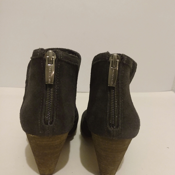 Vince Camuto Gray Suede Leather Zip 3 1/4" Heel Ankle Peep Toe Booties sz 8.5 M - Picture 5 of 9